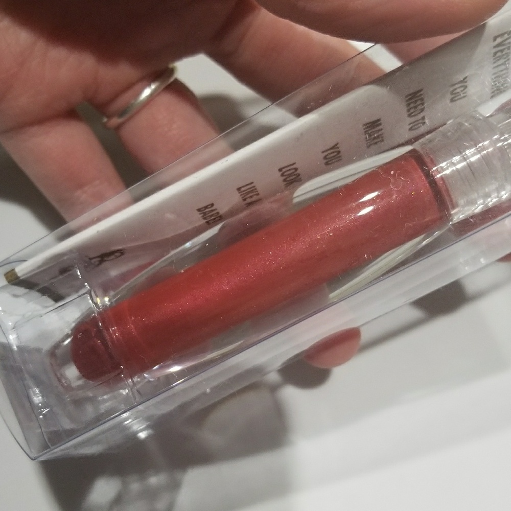 Fake Bake Babe Tool Lip Gloss in High Maintenance